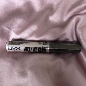NYX Away We Glow Liquid Highlighter